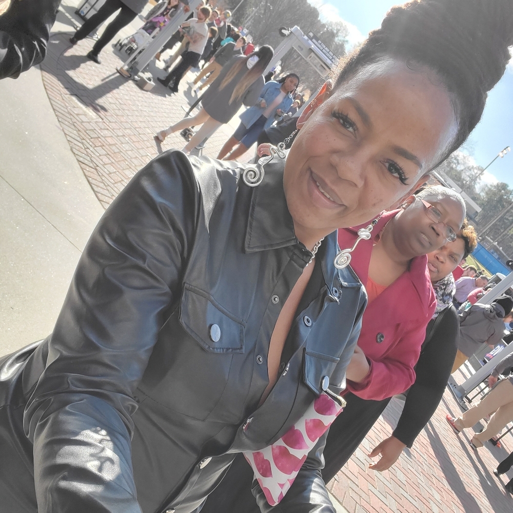 Meet your Posher, Lisa